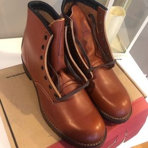 New Red Wing 09022